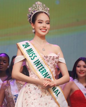 Hoa hậu Thanh Thủy: &quot;Ngày Tết, tôi vẫn dọn nhà, rửa bát như bao người&quot;
